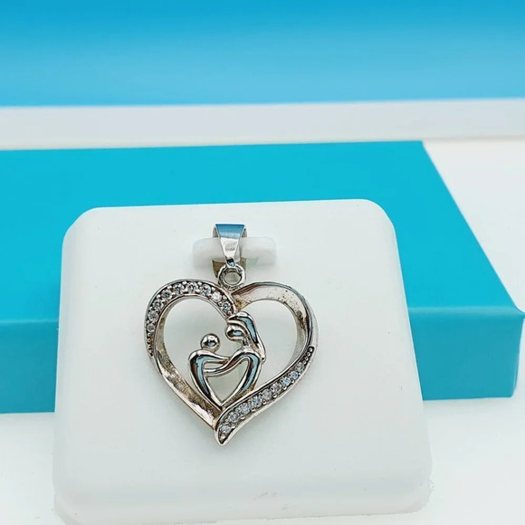 "925 Sterling Silver CZ Beautiful Pendant for Women, 1USPAR4020 - Picture 2 of 10